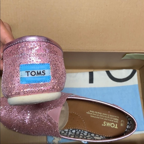 TOMS pink glitter size 7.5 - Picture 2 of 5